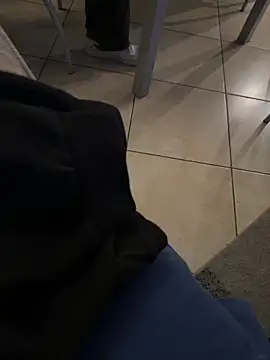 Manu97k online show from 10-28-25, 07:35