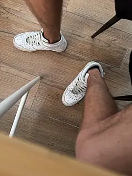 Manu97k online show from 11-17-25, 04:55