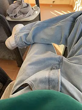 Manu97k online show from 11-12-25, 09:02