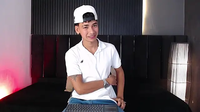 Dominic ghost online show from 12-22-25, 04:56