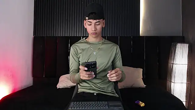 Dominic ghost online show from 11-08-25, 08:34