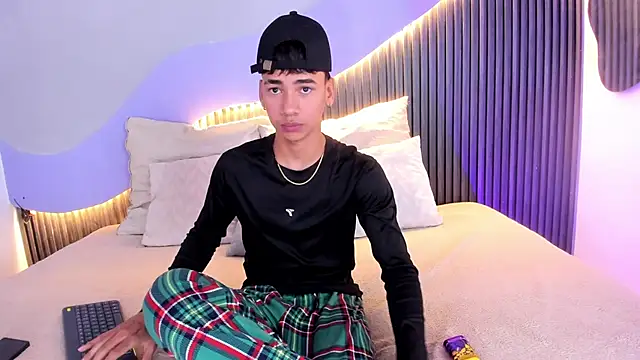 Dominic ghost online show from 11-07-25, 04:06