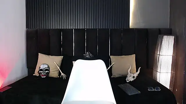 Dominic ghost online show from 10-10-25, 10:10