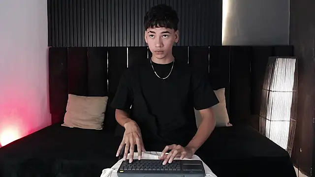 Dominic ghost online show from 11-25-25, 11:05