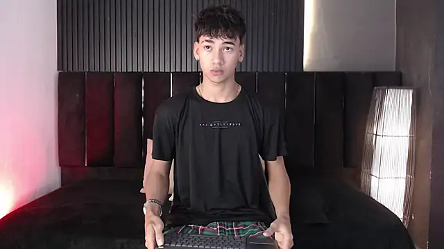 Dominic ghost online show from 11-13-25, 03:32