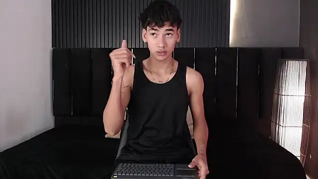 Snapshot of Dominic_ghost chatting on 02-12-26, 12:43 Dominic ghost online show from 02-12-26, 12:43