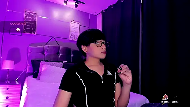 Snapshot of Dannyhot_ chatting on 09-17-25, 08:00 Dannyhot online show from 09-17-25, 08:00