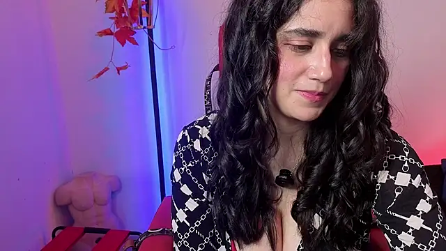 elowen halley1 online show from 04-01-26, 08:17