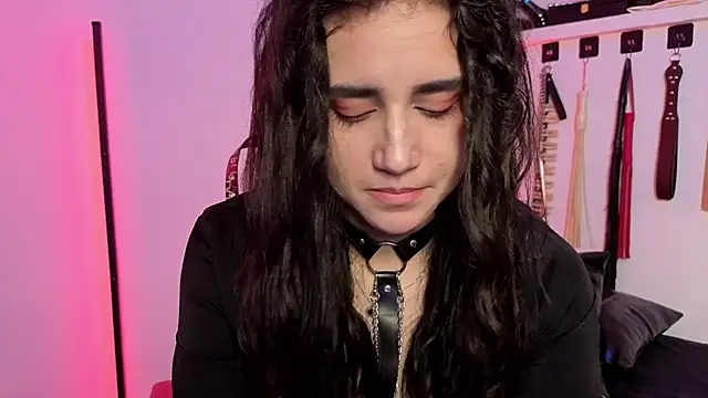 elowen halley1 online show from 02-23-26, 06:41