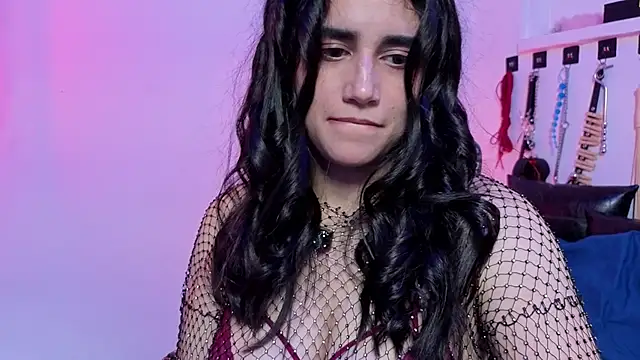 elowen halley1 online show from 02-15-26, 07:35