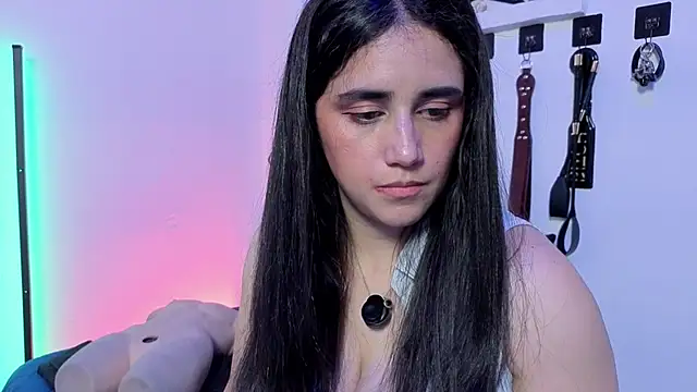 elowen halley1 online show from 02-13-26, 08:09