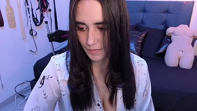 elowen halley1 online show from 10-15-25, 07:33