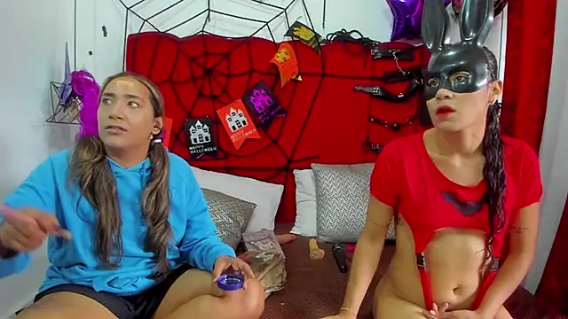 IsabelaANDalahia online show from 10-22-25, 02:27