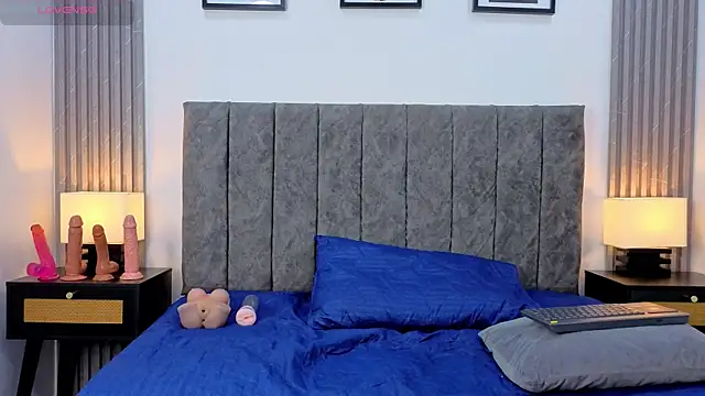 Liam forest  online show from 10-31-25, 04:31