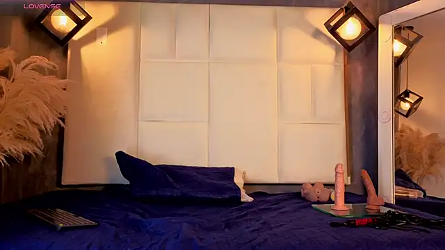 Liam forest  online show from 12-17-25, 05:01