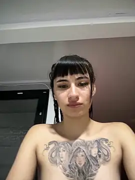 Snapshot of Alynn_Bri_ chatting on 04-07-26, 12:34 Alynn Bri online show from 04-07-26, 12:34