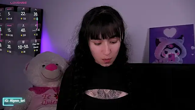 Snapshot of Alynn_Bri_ chatting on 08-05-26, 06:51 Alynn Bri online show from 08-05-26, 06:51