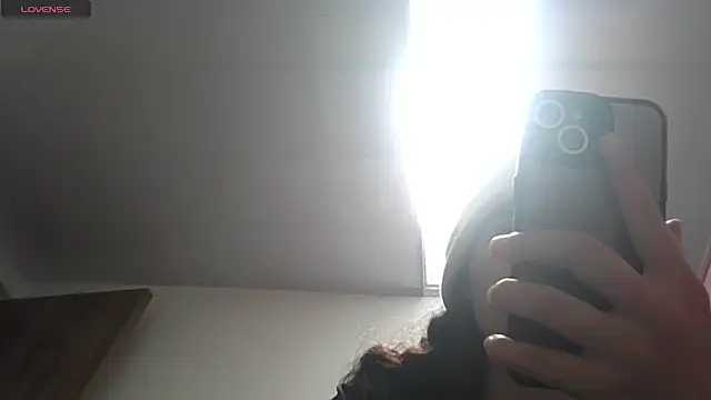 Snapshot of Alynn_Bri_ chatting on 07-22-26, 02:30 Alynn Bri online show from 07-22-26, 02:30