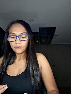 Snapshot of sarah_garcia_ chatting on 11-08-25, 01:53 sarah garcia online show from 11-08-25, 01:53