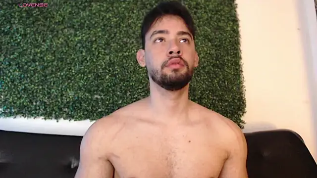 Snapshot of sam_ford_2 chatting on 02-09-26, 03:37 sam ford 2 online show from 02-09-26, 03:37