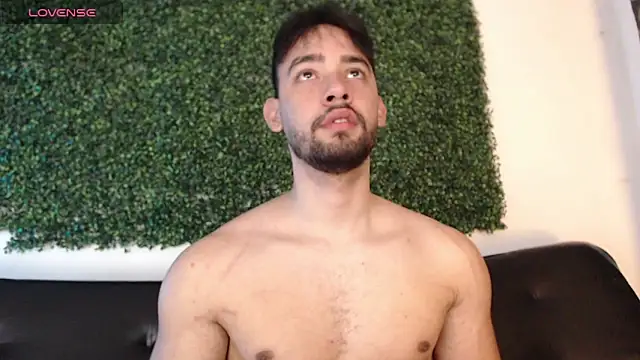 Snapshot of sam_ford_2 chatting on 02-02-26, 01:37 sam ford 2 online show from 02-02-26, 01:37