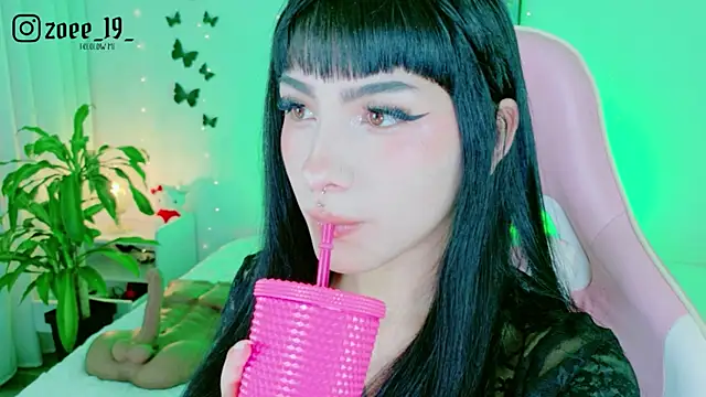 cuteezoe online show from 05-15-26, 02:53