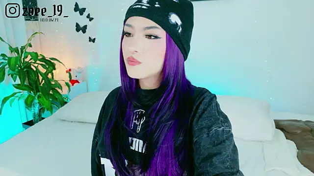cuteezoe online show from 06-24-26, 04:00