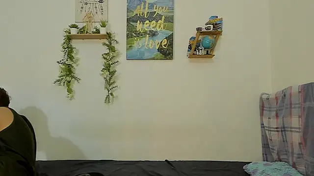 Snapshot of Peterfrost19 chatting on 10-05-25, 11:06 Peterfrost19 online show from 10-05-25, 11:06