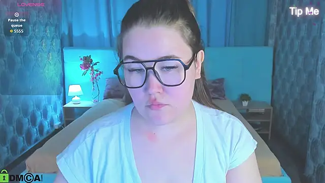 Tara Torres online show from 09-22-25, 08:09