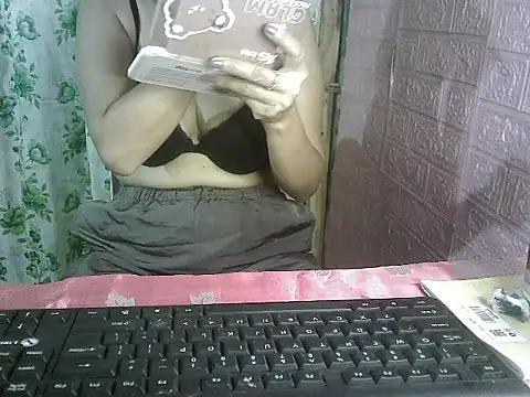 Snapshot of WetWildPussy chatting on 10-09-25, 02:34 WetWildPussy online show from 10-09-25, 02:34