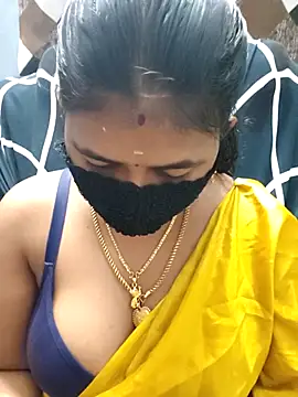 Snapshot of Tamil_Lotus chatting on 05-15-26, 05:44 Tamil Lotus online show from 05-15-26, 05:44