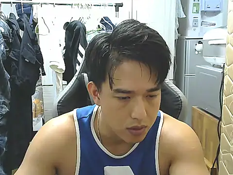 Snapshot of hunterXhan chatting on 09-15-25, 01:44 hunterXhan online show from 09-15-25, 01:44