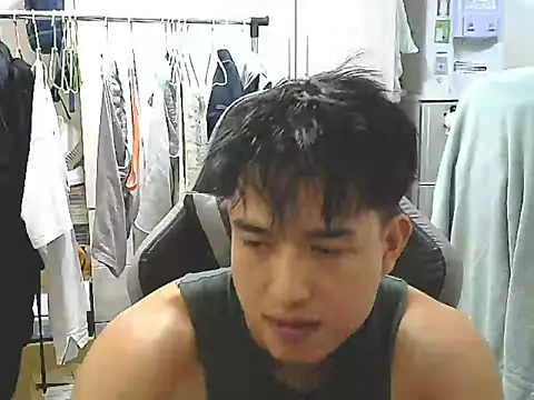 Snapshot of hunterXhan chatting on 09-19-25, 08:51 hunterXhan online show from 09-19-25, 08:51