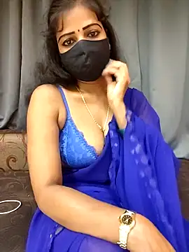 Snapshot of Misss-julli chatting on 09-19-25, 05:39 Misss-julli online show from 09-19-25, 05:39