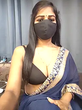 Snapshot of Misss-julli chatting on 03-13-26, 02:49 Misss-julli online show from 03-13-26, 02:49