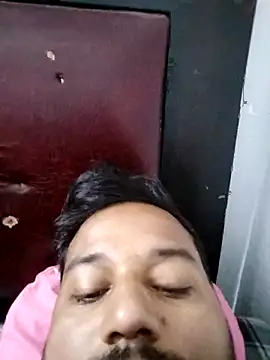 Snapshot of sumit_19 chatting on 11-15-25, 10:14 sumit 19 online show from 11-15-25, 10:14