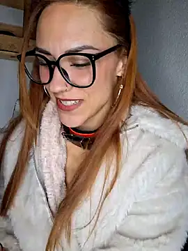 SlimBellaa online show from 10-18-25, 09:39