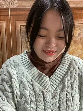 Julia-Elsa online show from 11-04-25, 04:05