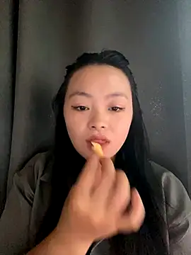 Snapshot of Julia-Elsa chatting on 09-14-25, 06:03 Julia-Elsa online show from 09-14-25, 06:03