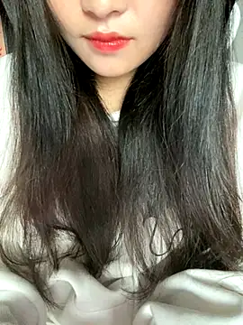 Julia-Elsa online show from 12-05-25, 04:11