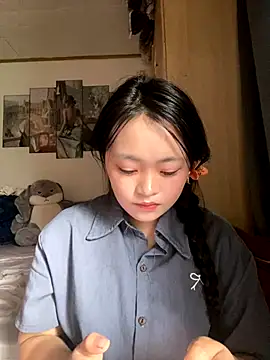 Snapshot of Julia-Elsa chatting on 09-27-25, 04:07 Julia-Elsa online show from 09-27-25, 04:07