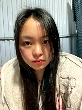 Julia-Elsa online show from 12-19-25, 04:42