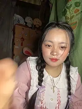 Snapshot of Julia-Elsa chatting on 10-01-25, 03:22 Julia-Elsa online show from 10-01-25, 03:22