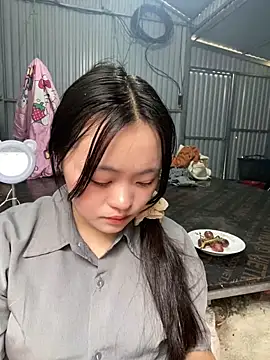 Julia-Elsa online show from 11-03-25, 06:07