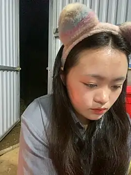 Julia-Elsa online show from 11-05-25, 11:24