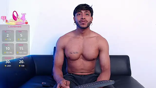 Troyy lee1 online show from 11-10-25, 03:44