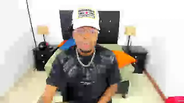 Snapshot of maikol_monstercock chatting on 10-10-25, 02:12 maikol monstercock online show from 10-10-25, 02:12