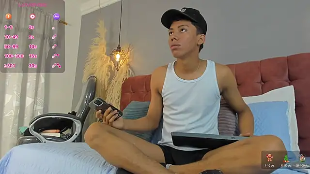 Brunette  boy online show from 12-14-25, 03:35