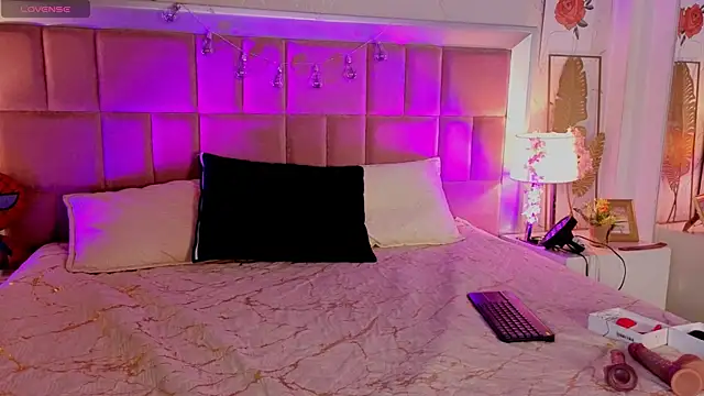 AlanaOdison online show from 04-15-26, 07:40