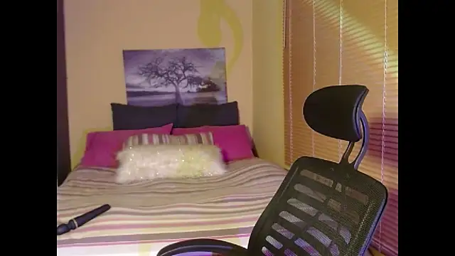 NawtyLisa online show from 12-16-25, 10:36